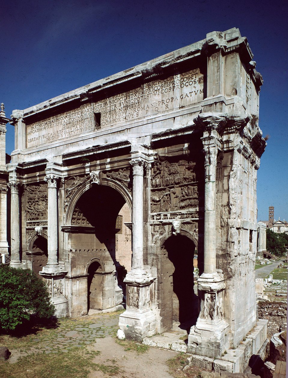 Roomalainen taide: Rooman keisari Septime Severuksen (Lucius Septimius Severus) (146-211) voittokaari, toteutettu vuonna 203 jKr, Forum Romanum, Rooma tekijältä Roman