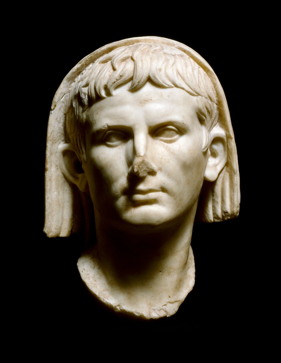 Roomalainen taide: "keisari Augustuksen pää (Caius Julius Caesar Octavianus Augustus)" Marmoriveistos - Merida, Museo Nacional de Arte Romano - Rooman keisari Augustuksen (Caius Julius Caesar Octavianus Augustus) pää (63 eKr.-14 jKr) - Marmori veistos, tai tekijältä Roman