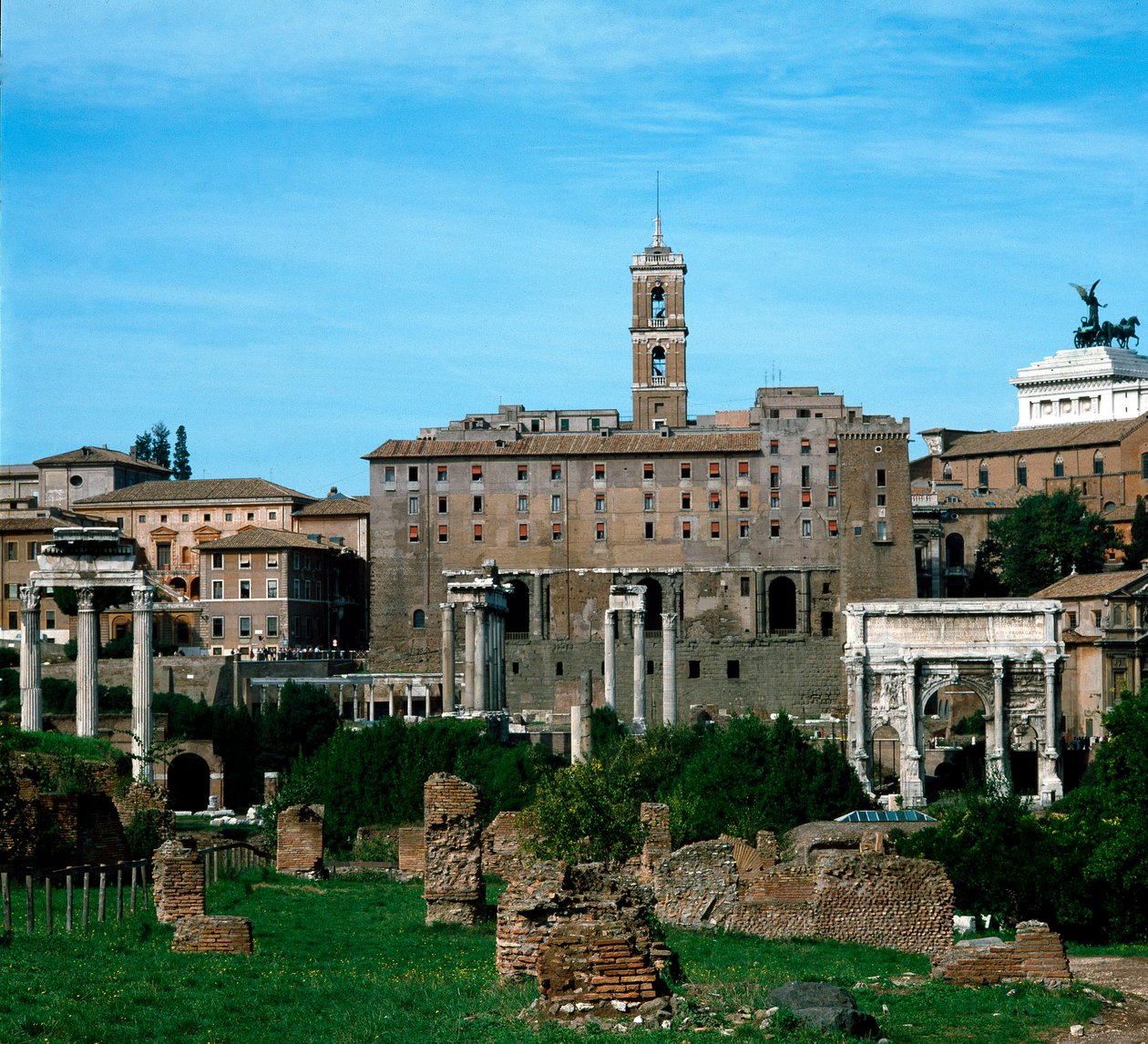 Forum Romanum: panoraamanäkymä taustalla, jota Taburalium käyttää arkistona (79 eKr.). Rooma tekijältä Roman