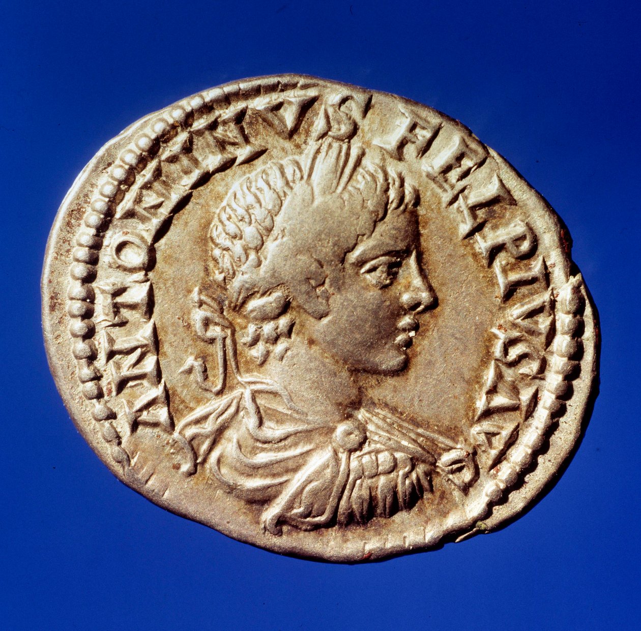 Roomalainen taide: hopeadenier, jossa on Rooman keisari Elagabalin (Heliogabale tai Marcus Aurelius Antoninus) (204-222 jKr) kuva Paris, B.N. tekijältä Roman