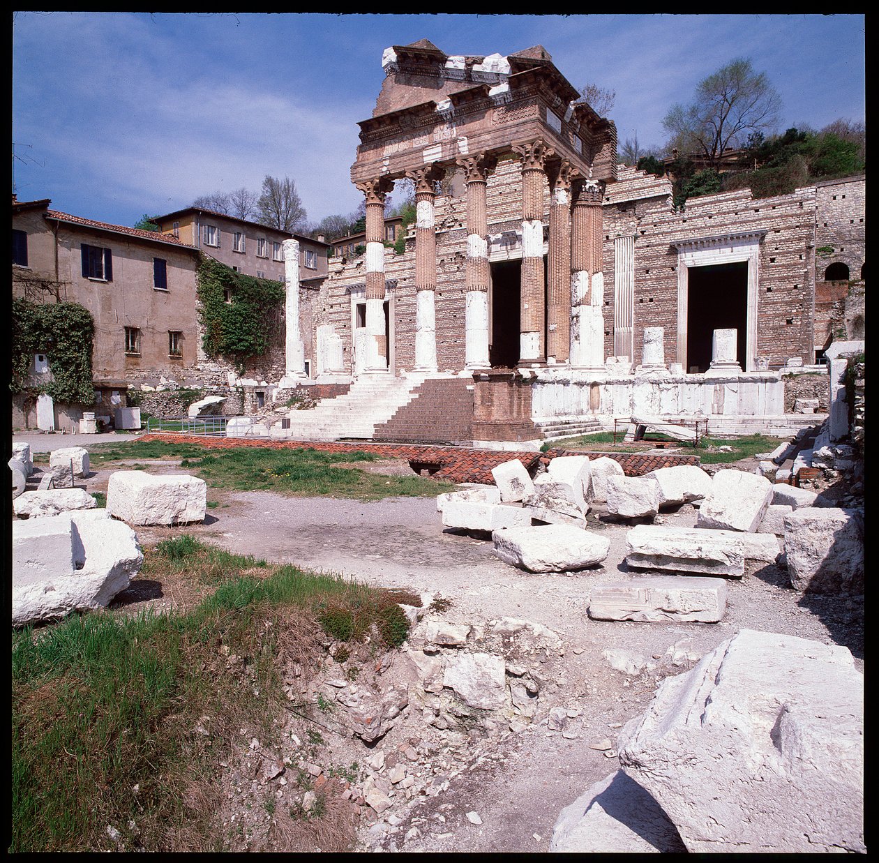 Roomalainen taide: näkymä pääkaupunkiin (pääkaupunki), 73 jKr, Brescia Italia tekijältä Roman