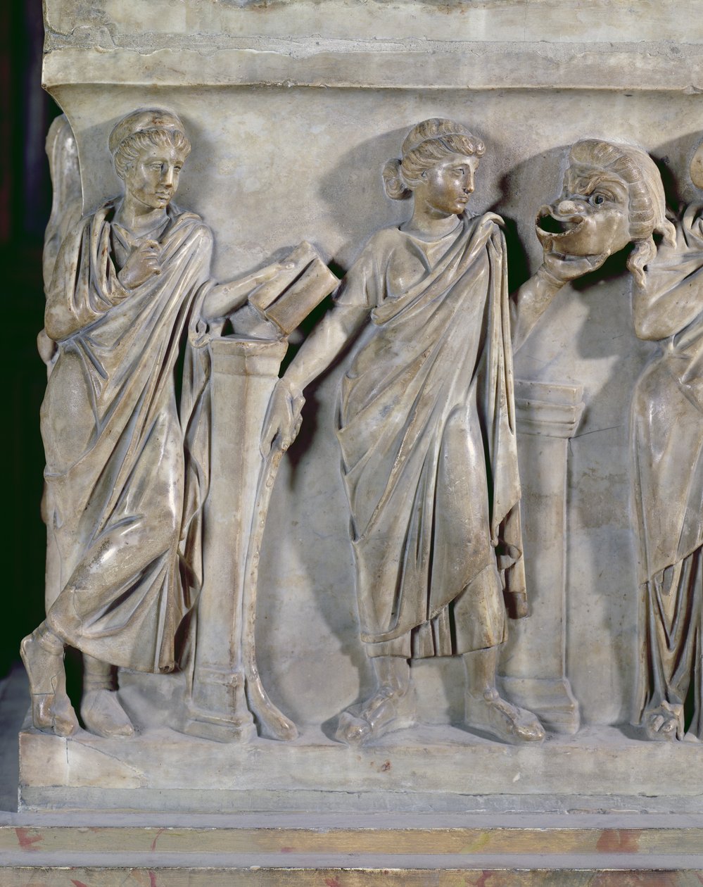Musien sarkofagi, yksityiskohta Cliosta ja Thaliasta, noin 160 jKr. marmori tekijältä Roman