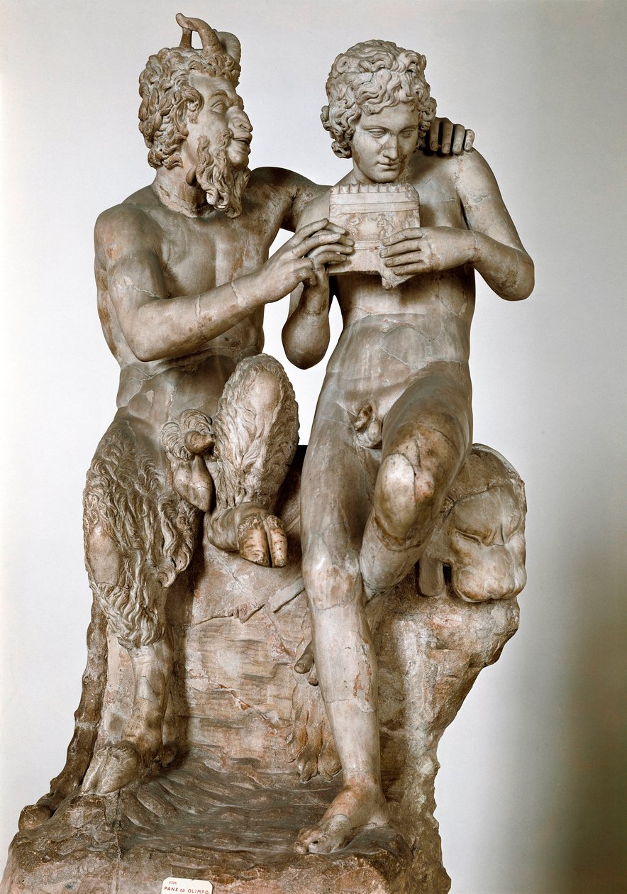 Huilua opettavan Panin patsas on hänen eromene, paimen Daphnis 1. vuosisadalla eKr. Roomalainen marmoriveistos kreikkalaisen alkuperäisen mukaan. Napolin kansallinen arkeologinen museo - Pan ja Daphnis (tai Olympus). Roomalainen kopio hellenistisen veistok tekijältä Roman