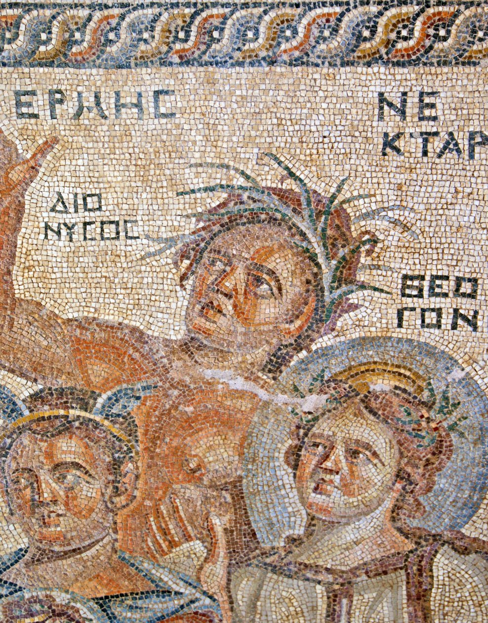Hermeksen esittely Dionysoksen vauvasta. Yksityiskohta Hermes, Nectar ja Theogen, House of Aion, Paphos, Kypros mosaiikki tekijältä Roman