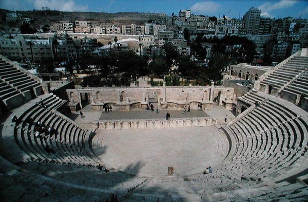 Teatteri tekijältä Roman