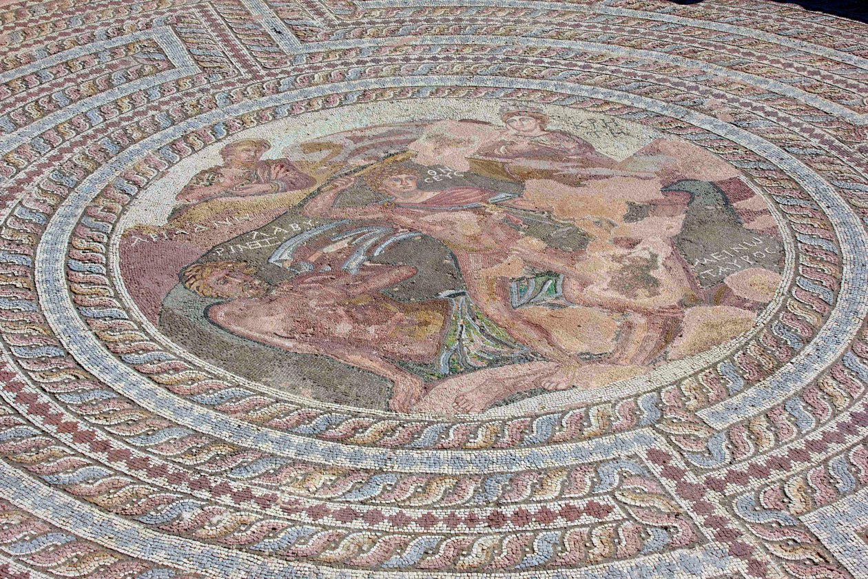 Theseus ja Minotauros, Theseuksen talo, Pafos, Kypros (mosaiikki) tekijältä Roman
