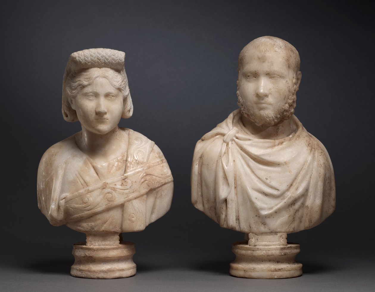 Aristokraattisen miehen muotokuva ja aristokraattisen naisen muotokuva, n. 270-280 (marmori) tekijältä Roman Imperial Period