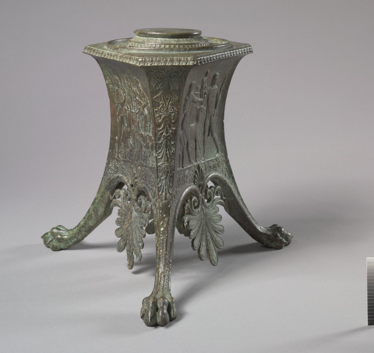 Kolmijalka, 100-1 eKr tekijältä Roman Imperial Period