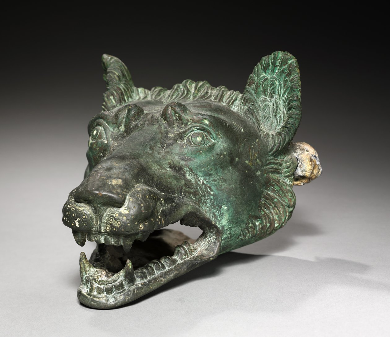 Wolf-Head-proomukiinnitys, 1-200 tekijältä Roman Imperial Period