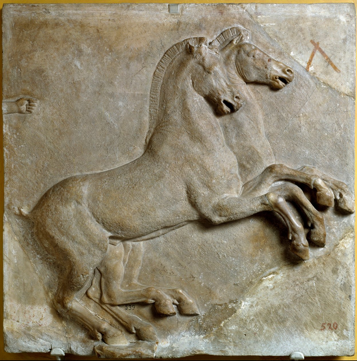 Bige (kaksipyöräinen roomalainen tankki, jota vetää kaksi hevosta) (relifio) tekijältä Roman Roman