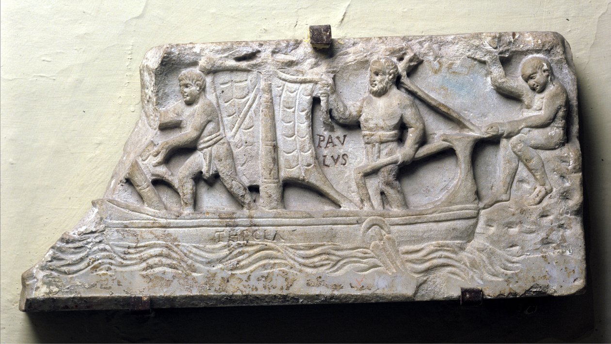 Sarkofagin kansi, jossa on symbolinen esitys Thecla-nimisestä laivasta: Pyhä Paavali pitää peräsimessä ja ohjaa purjetta. tekijältä Roman Roman