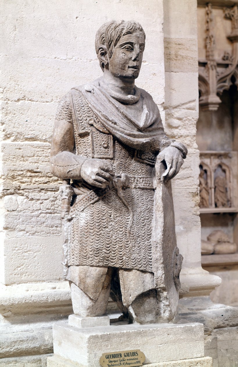 Gallialainen soturi Rooman valtakunnan aikana (pukeutunut roomalaiseen tyyliin), Lapidaire-museo, Avignon. tekijältä Roman Roman