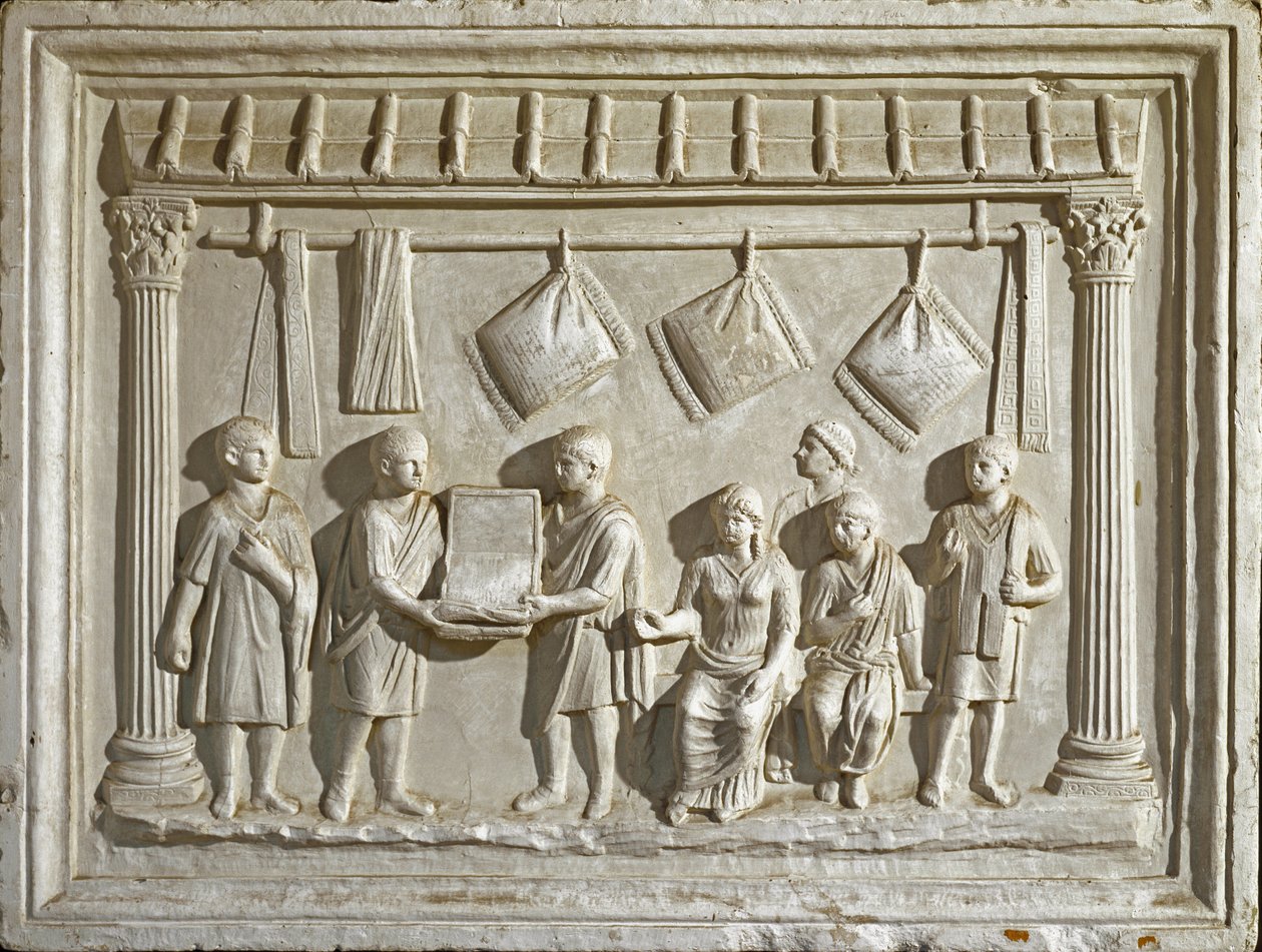 Roomalainen taide: kangasta edustava muotti ja kuvakudokset. Alkuperäiskappale 2. vuosisadalta jKr (matala kohokuvio) tekijältä Roman Roman