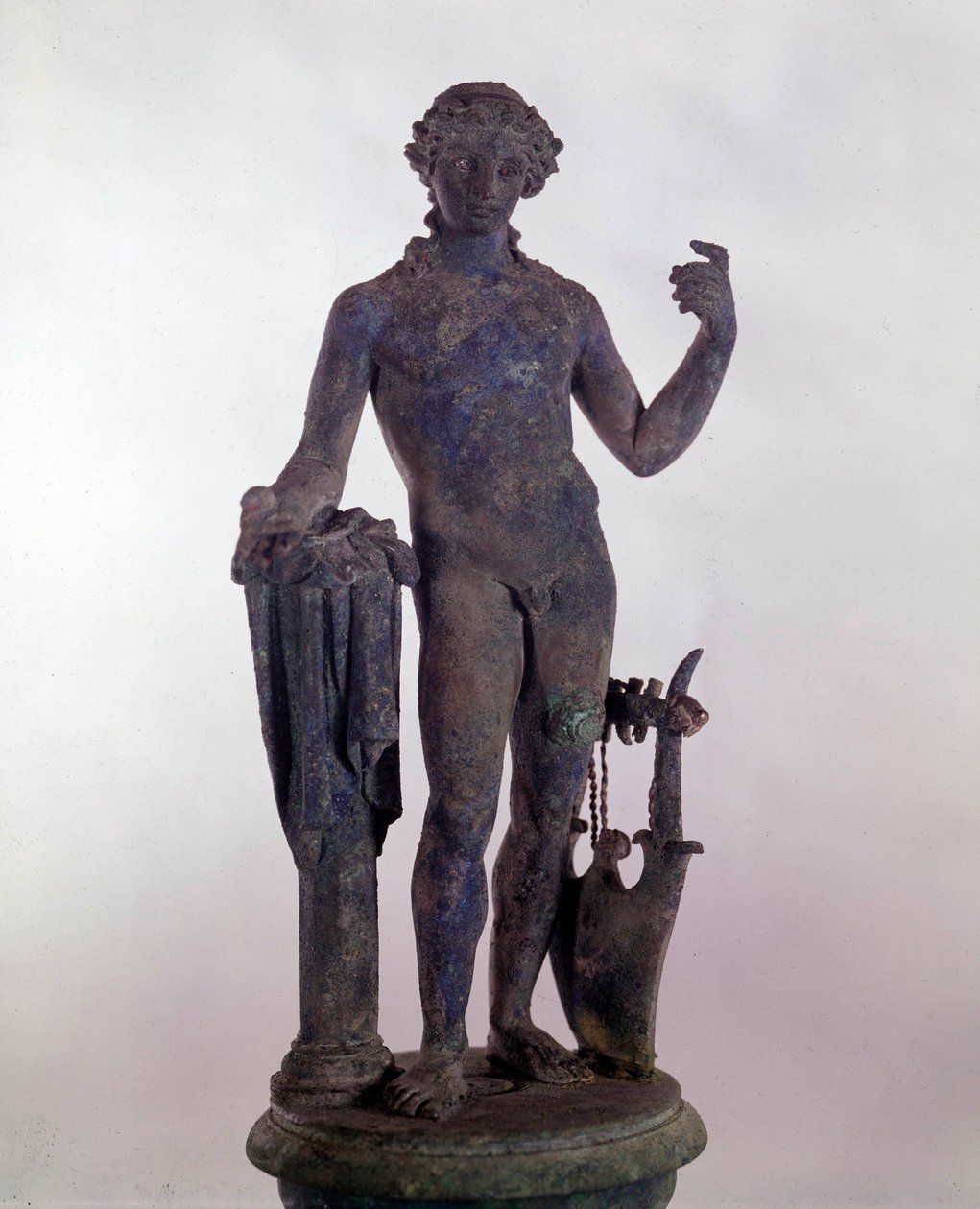 Roomalainen taide: Apollon patsas pronssissa. Rooman antiikin museo Roomassa tekijältä Roman Roman