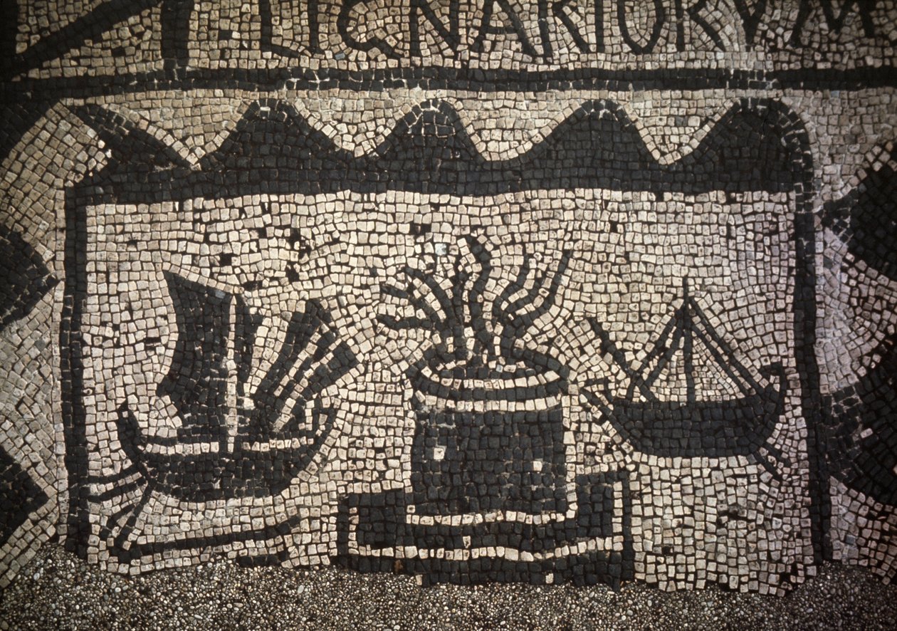 Roomalainen kauppameri ja majakka, muinainen Ostia (Ostia), Piazza delle Corporazioni. tekijältä Roman Roman