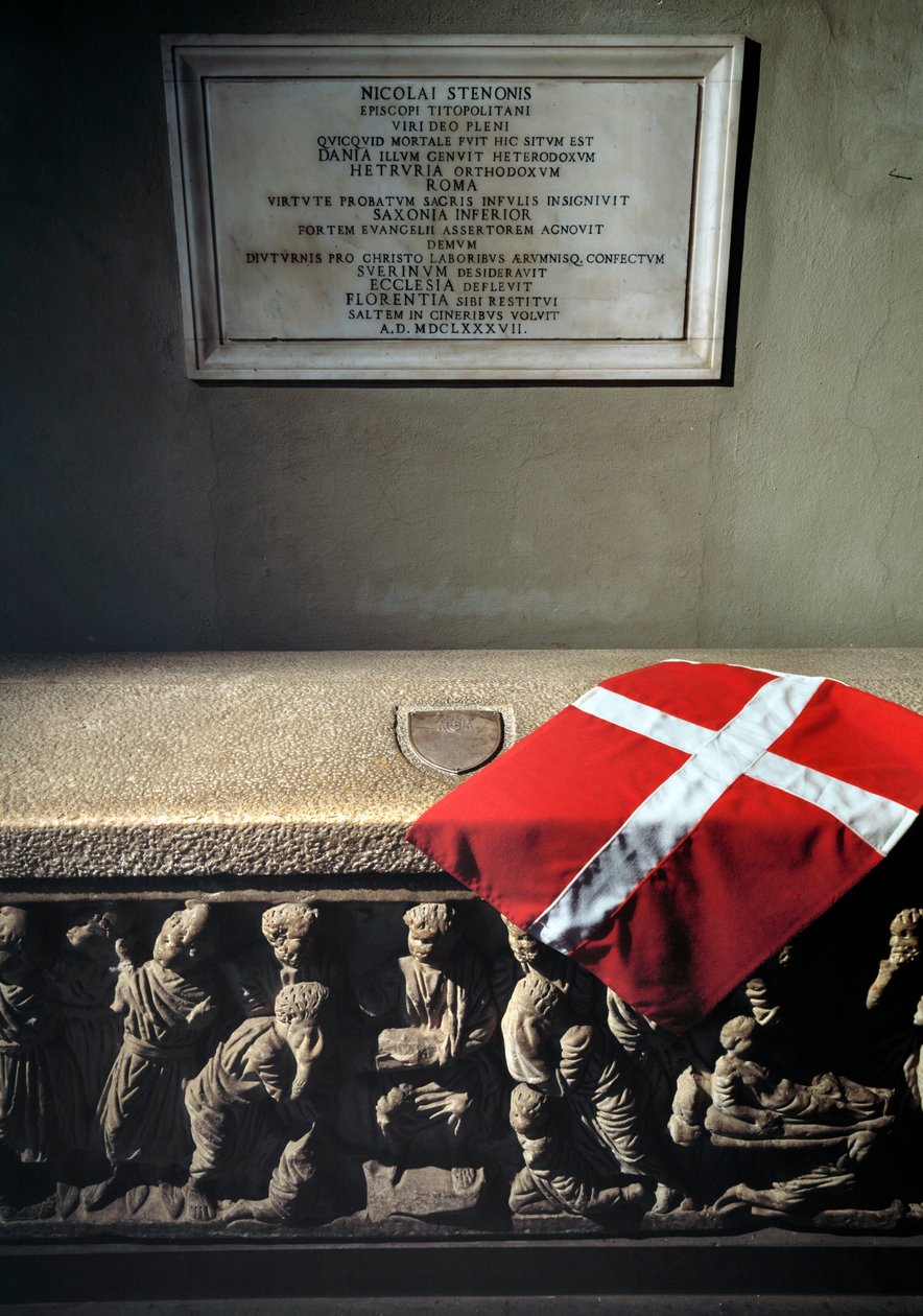 Roomalainen sarkofagi käytetään Niccolo Stenonen (Niels Stensen tai Steensen) (1638-1686) anatomin ja geologin hauta (roomalainen sarkofagi käytetty Stensenin (Nicolai Steno) hauta) Firenze, kirkko San Lorenzo (kirkko Pyhän Laurentiuksen kirkko) Italia tekijältä Roman Roman