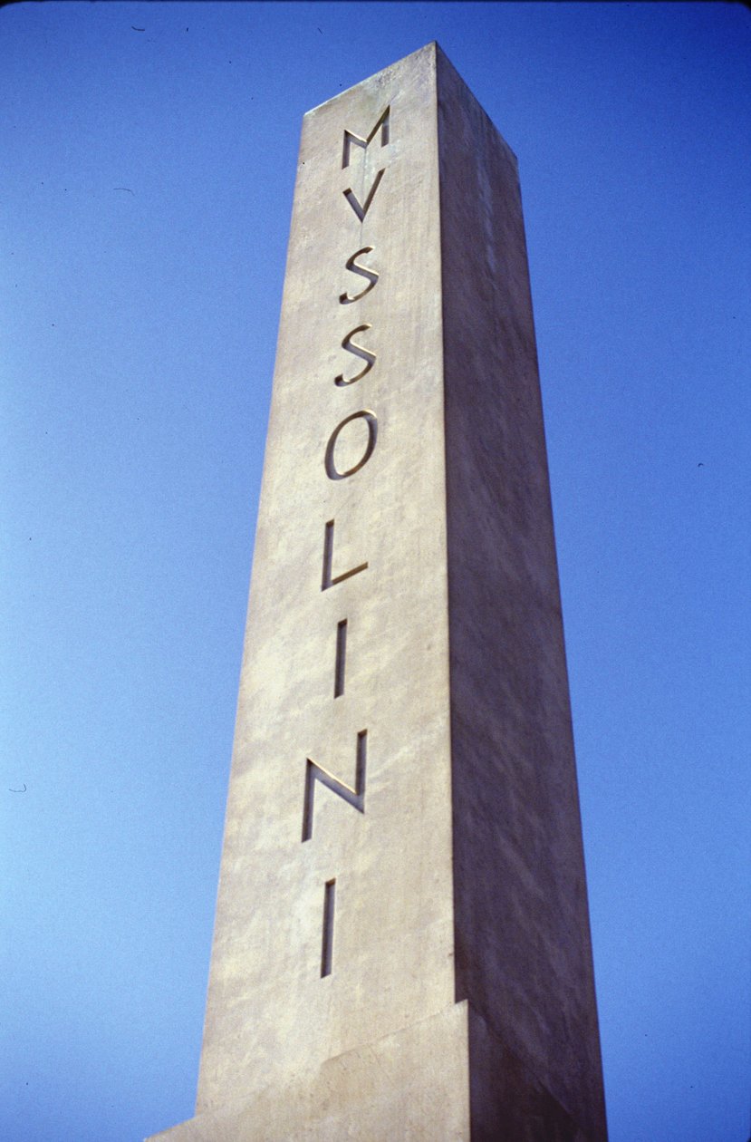 Rooma Foro Italico. Yleiskatsaus Mussolinille omistetusta obeliskistä. tekijältä Roman Roman