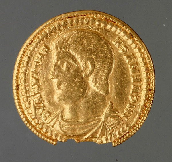 Solidus of Magnentius, löydetty Kirchbergistä, n. 350-353 (kulta) tekijältä Roman Roman