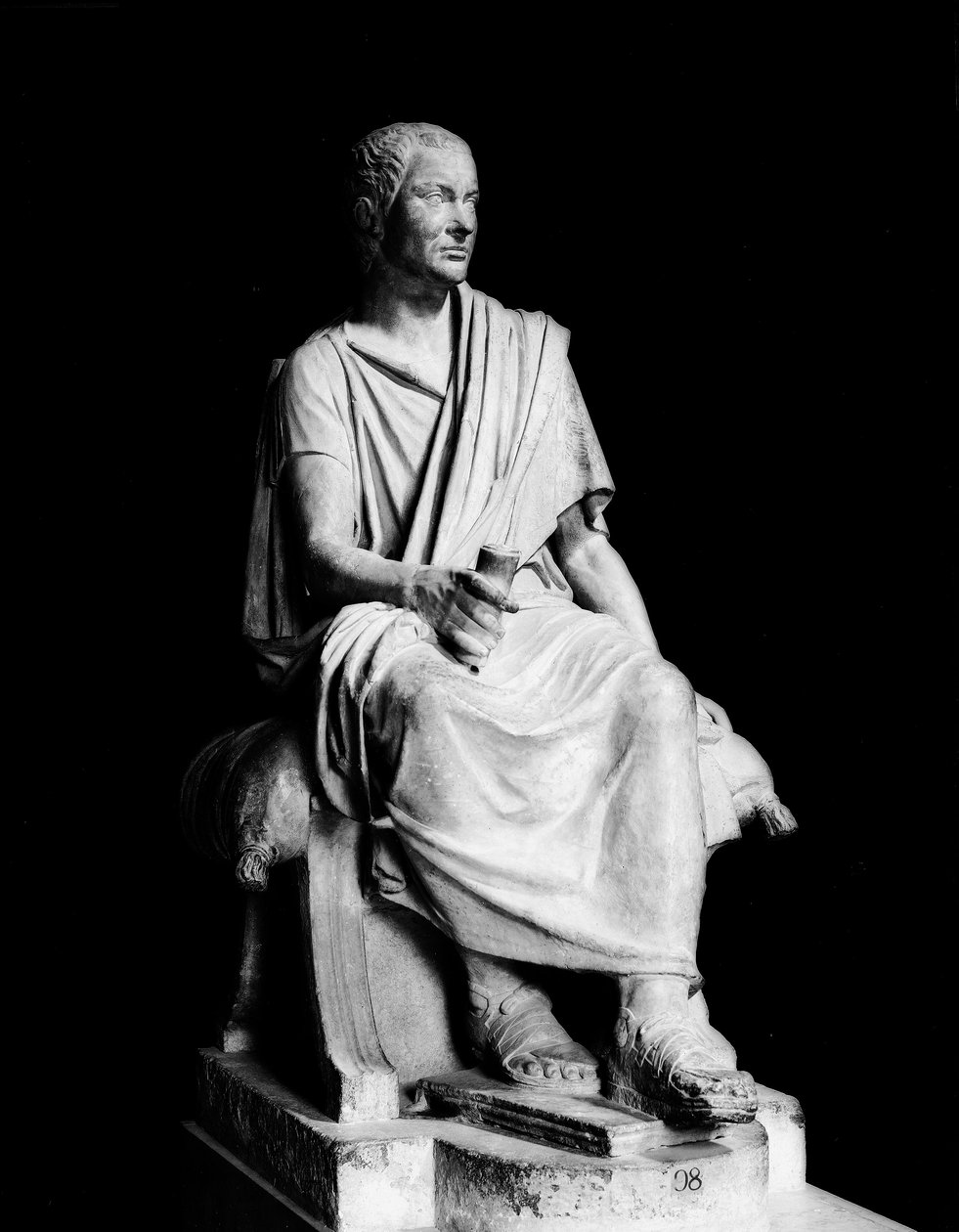 Marcus Claudius Marcelluksen (n. 268-208eKr) patsas (marmori) tekijältä Roman Roman