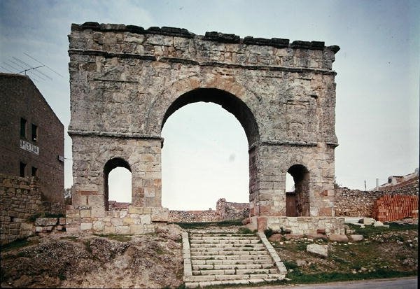 Riemukaari, 2.-3. vuosisadat (kuva) tekijältä Roman Roman