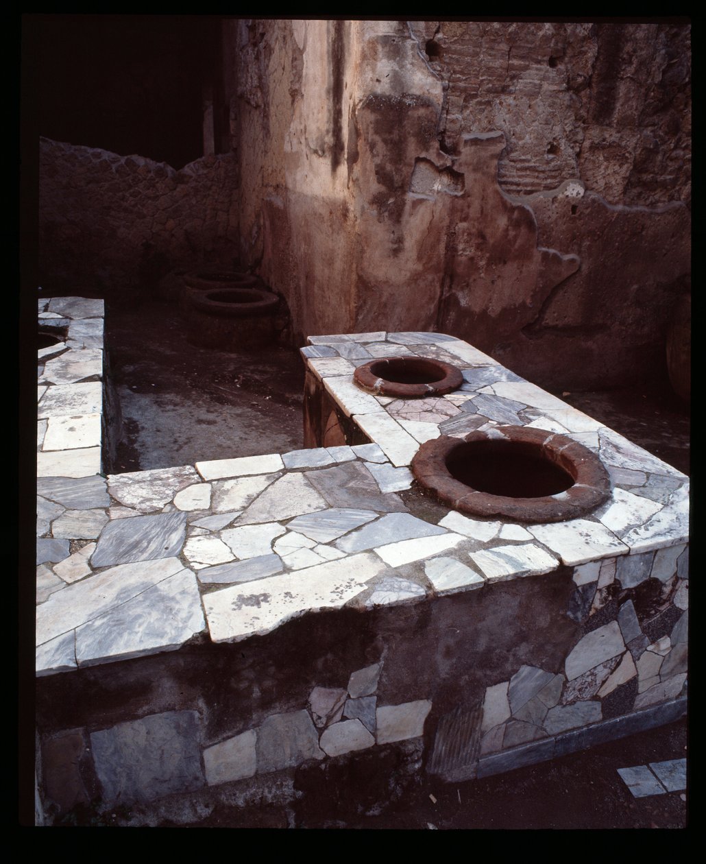 Thermopolium-marmoripöytä, 5. vuosisadalla eKr. - 1. vuosisadalla jKr tekijältä Roman Roman
