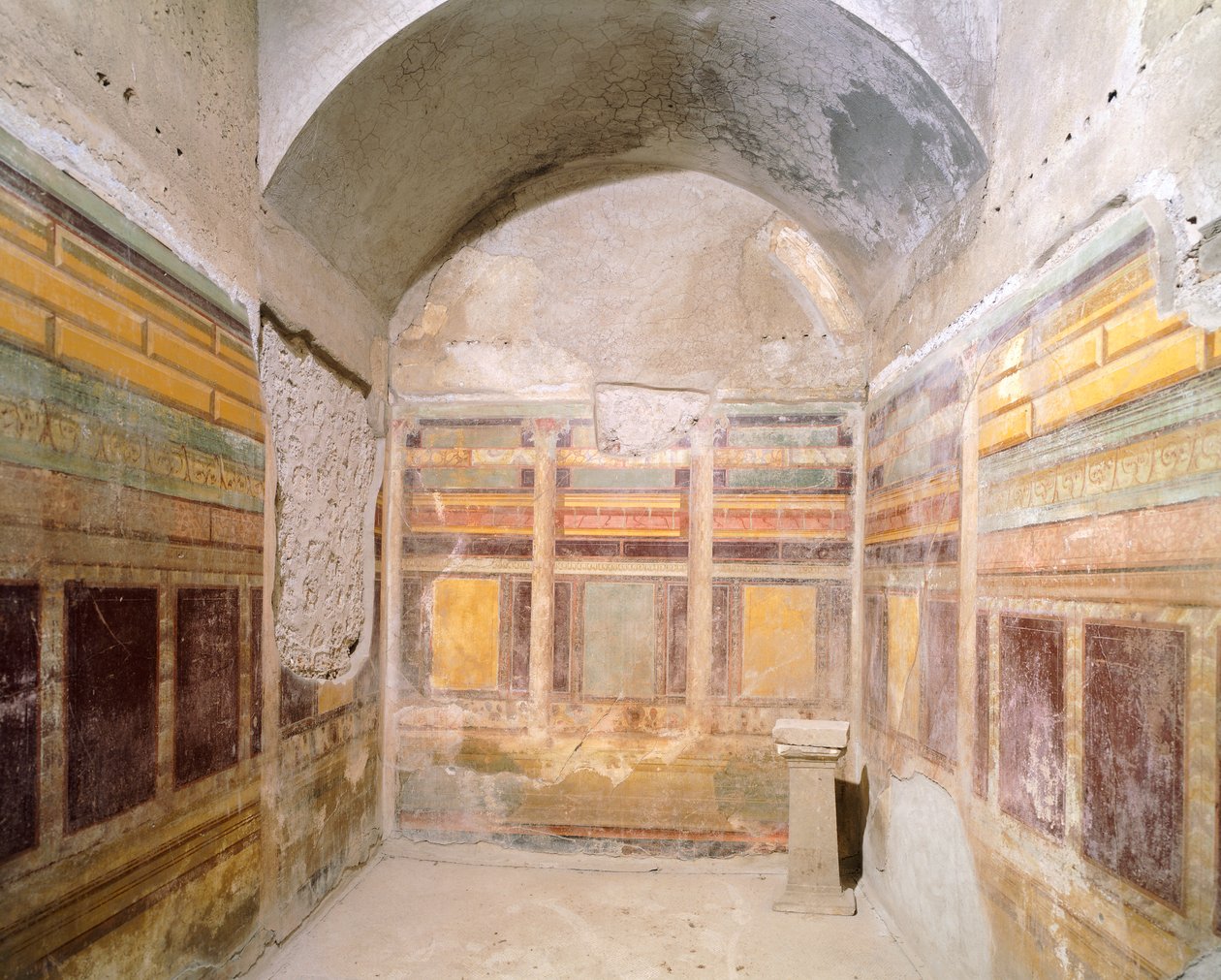 Toisen pompeilaisen tyylin freskoilla koristeltu holvi, Hopeahäiden talo, Pompeiji, Campania, roomalainen sivilisaatio tekijältä Roman Roman