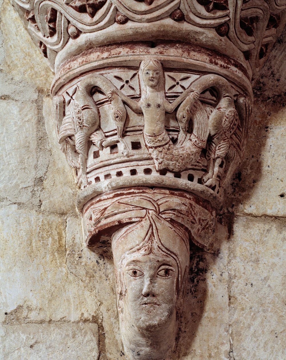 Merenneito, veistetty kansliapääkaupunki tekijältä Romanesque
