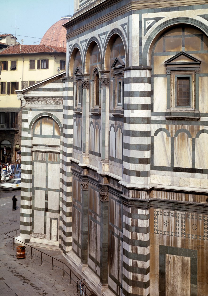 Ulkonäkymä Pyhän Johannes Kastajan kastekappelista (Firenzen kastaja) tekijältä Romanesque