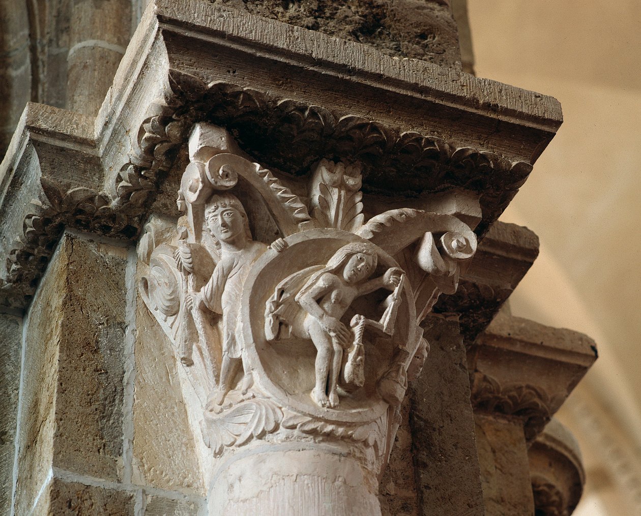 Vaaka (veistetty pääkaupunki) tekijältä Romanesque