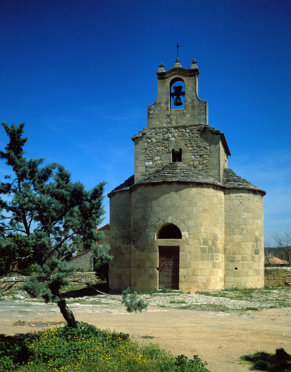 Romaaninen kappeli, Sainte Croix, Peyrollesissa Aix-en-Provencessa. tekijältä Romanesque