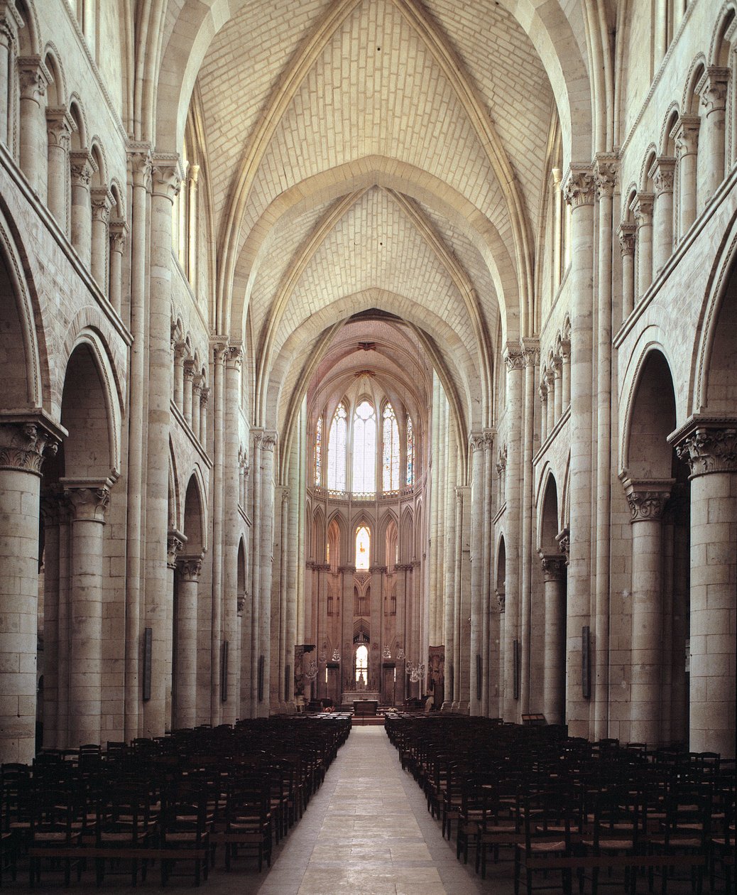 Näkymä nave tekijältä Romanesque