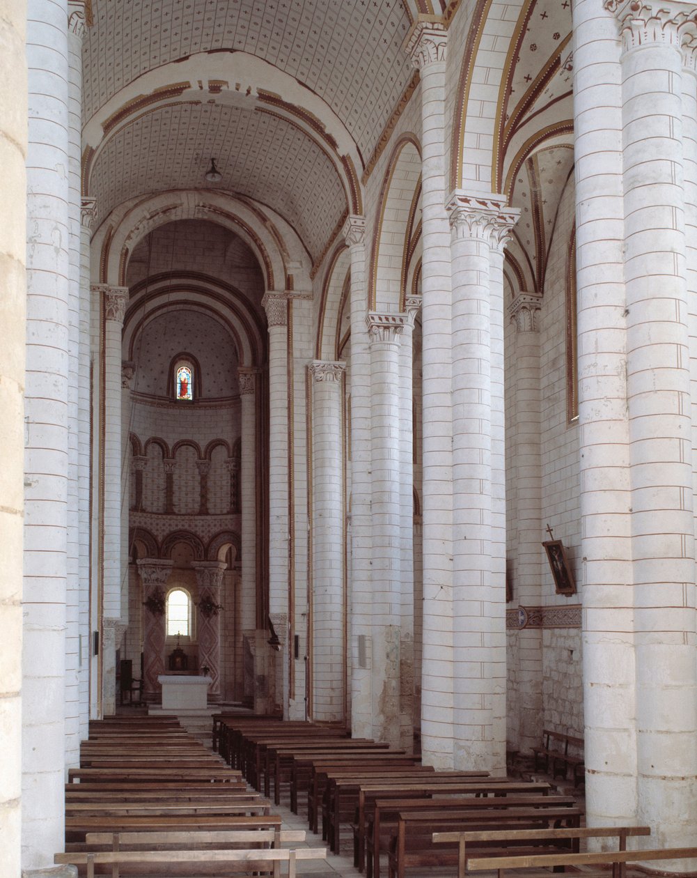 Näkymä nave tekijältä Romanesque