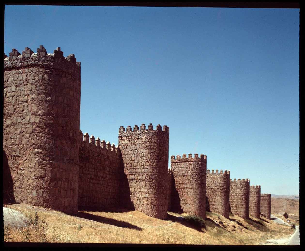 Näkymä Avilan muureille, Espanja (Näkymä Avilan muureille, Espanja) tekijältä Romanesque