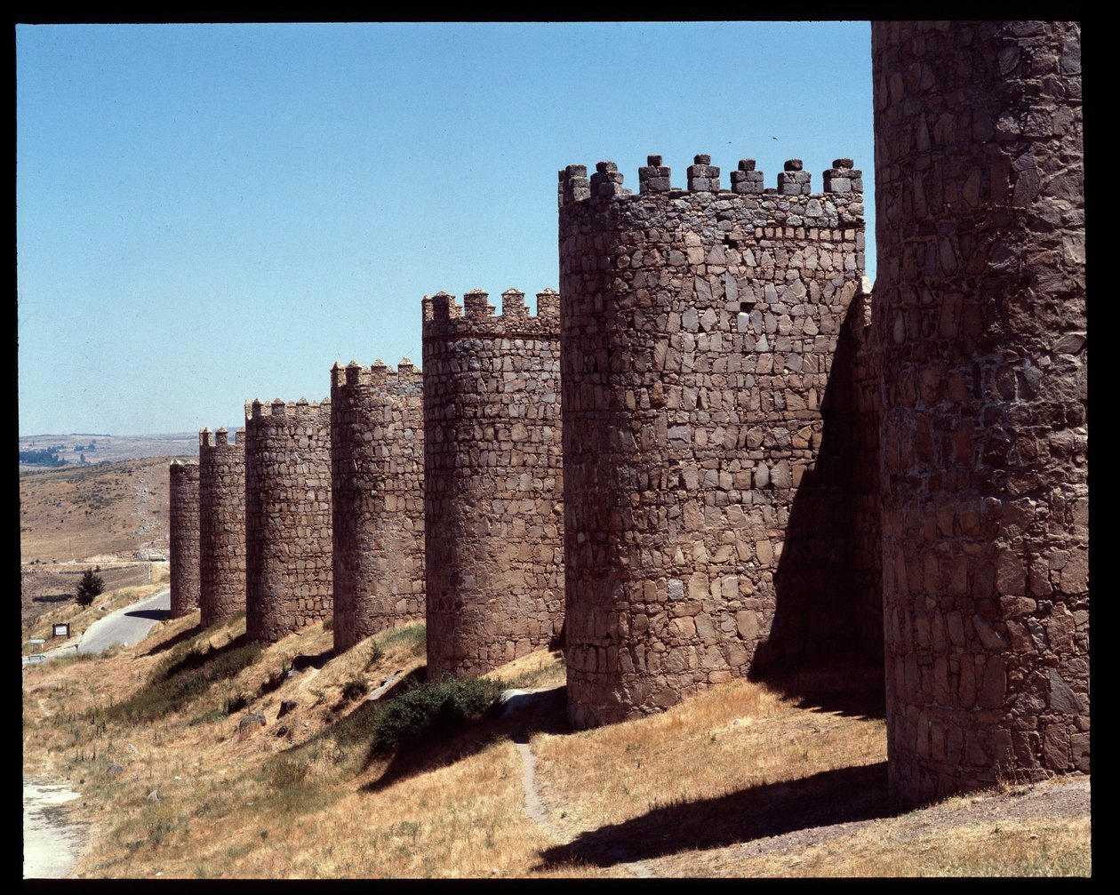 Näkymä Avilan muureille, Espanja (Näkymä Avilan muureille, Espanja) tekijältä Romanesque