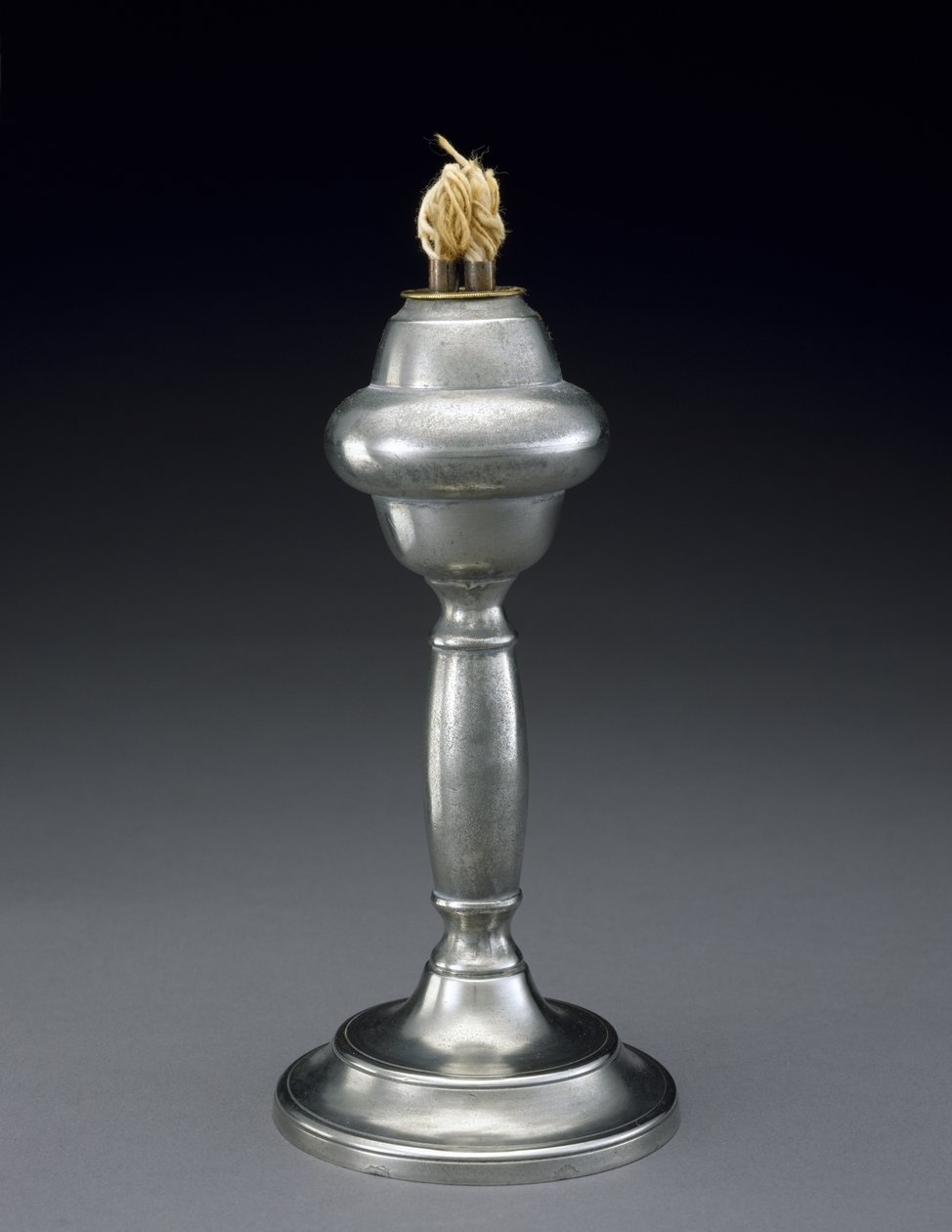 Nestelamppu, c. 1840-1860 (tina) tekijältä Roswell Gleason
