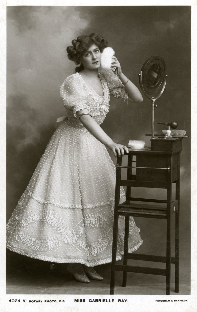 Gabrielle Ray, englantilainen näyttelijä, tanssija ja laulaja, v. 1906. tekijältä Rotary Photo