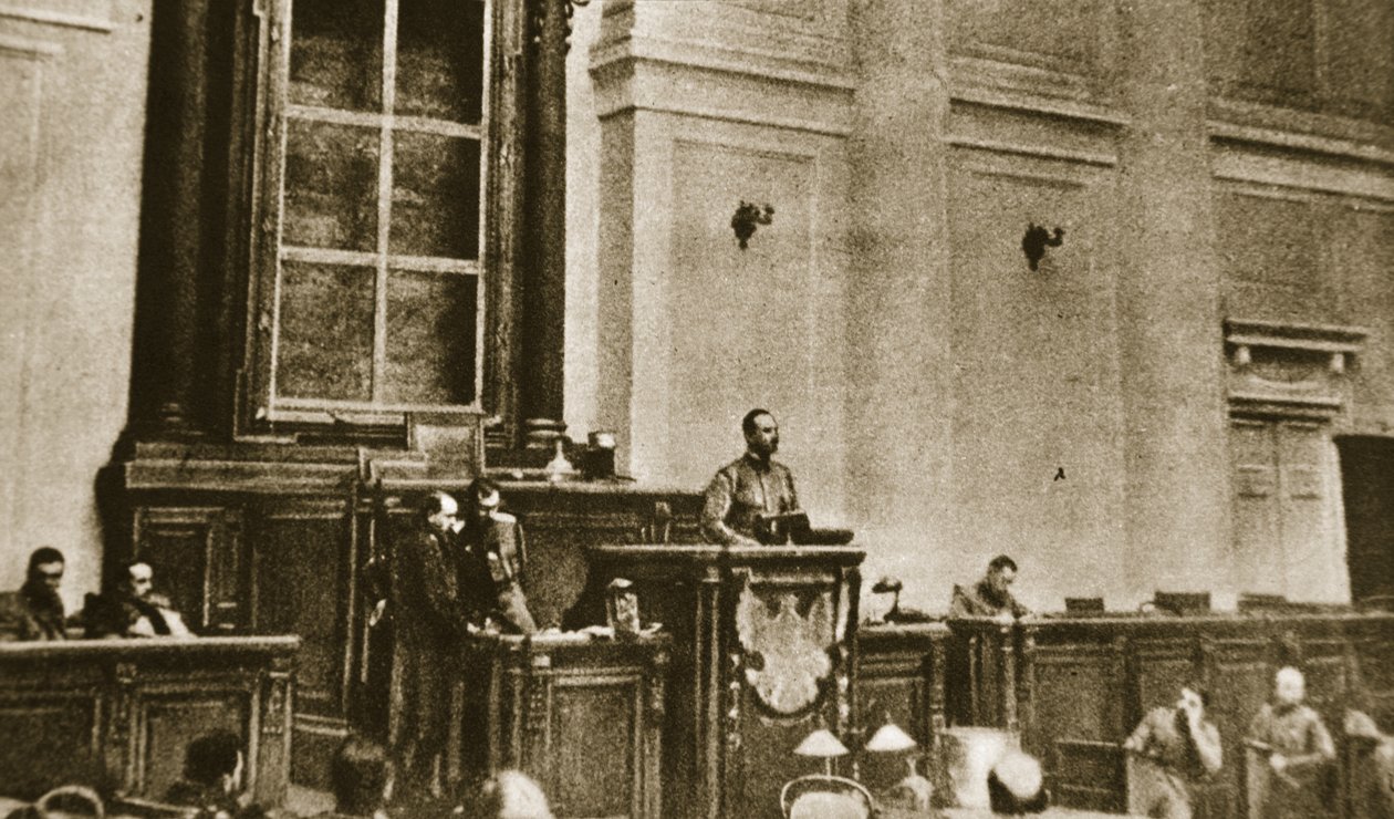 Neuvostoliiton duuman ensimmäinen istunto 1917 (seepiakuva) tekijältä Russian Photographer