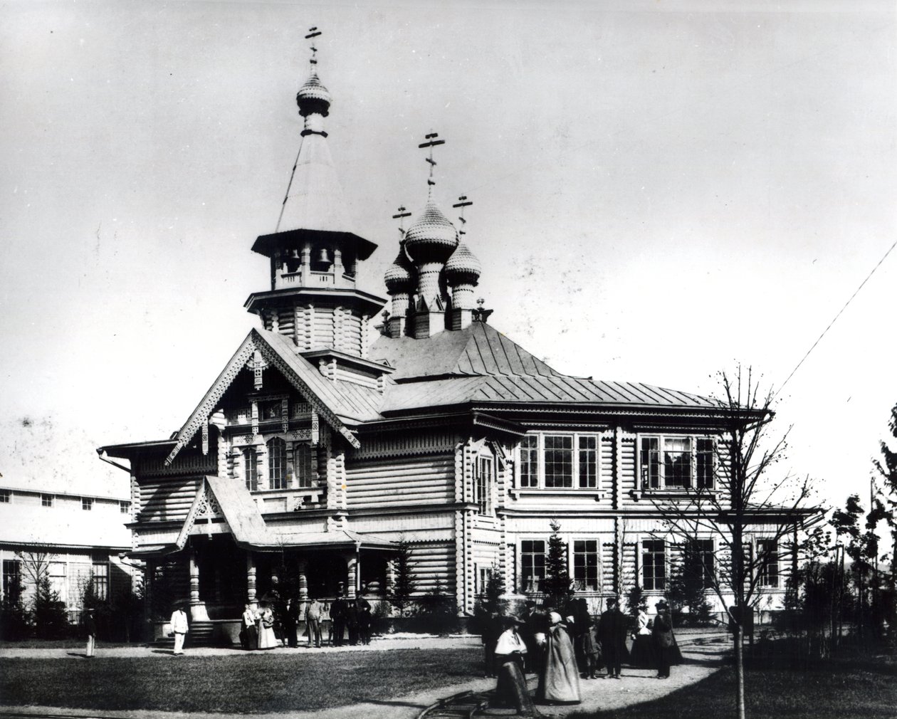 Seurakuntakirkko ja koulu suunniteltu koko Venäjän teollisuuden ja taiteen näyttelyä varten, Nižni Novgorod, 1896 tekijältä Russian Photographer