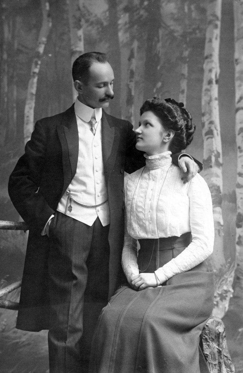 Pavel Zhukov vaimonsa Annan kanssa, myöhään C19 tekijältä Russian Photographer