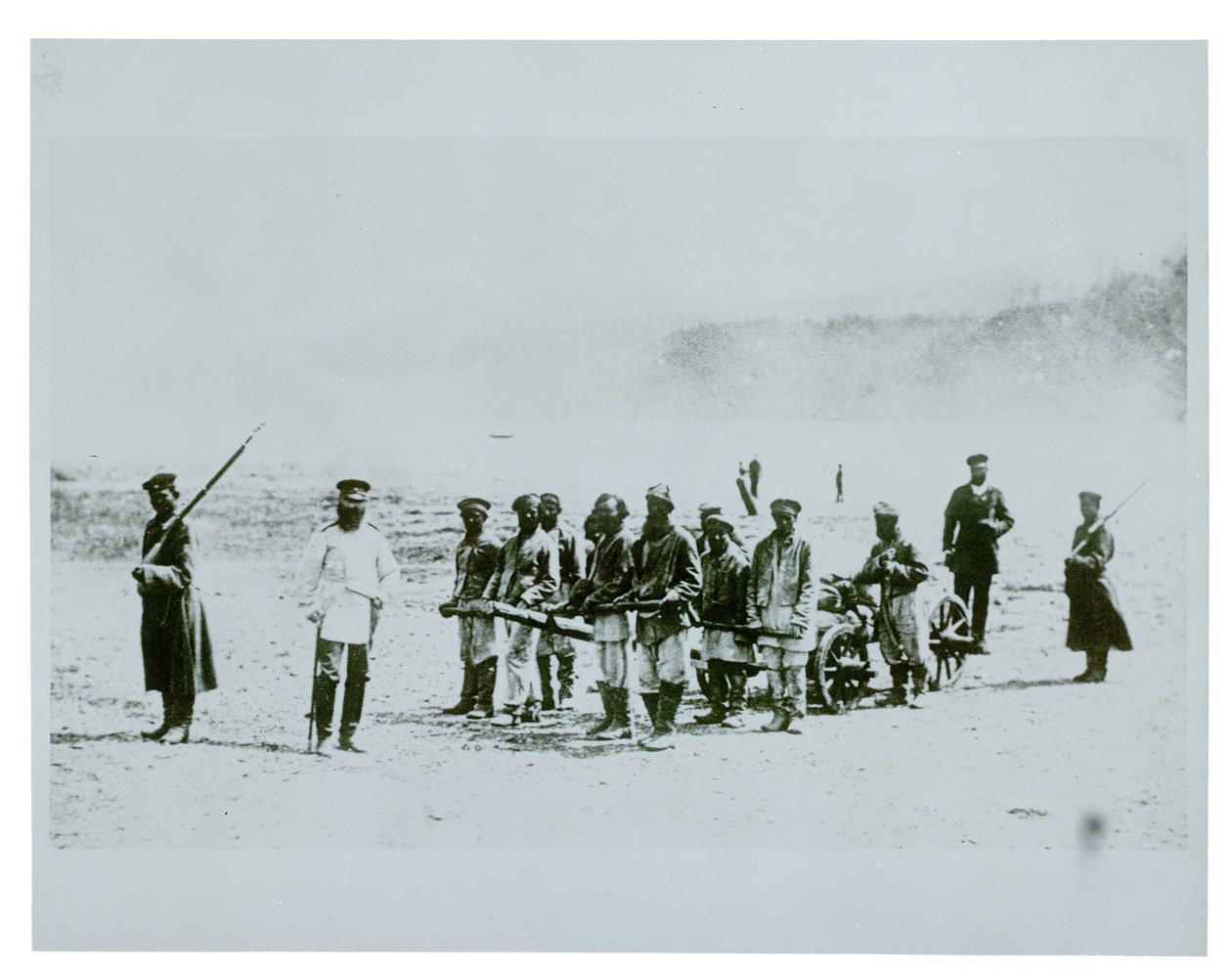 Vangit Siperiassa, 1897 tekijältä Russian Photographer