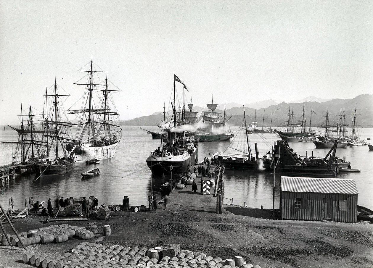 Laivaliikenne Nevalla, Pietari, n.1880 tekijältä Russian Photographer