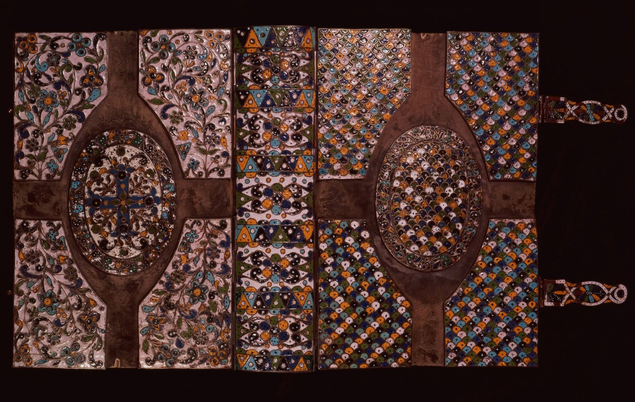 Kirjan kansi (cloisonne emali) tekijältä Russian School