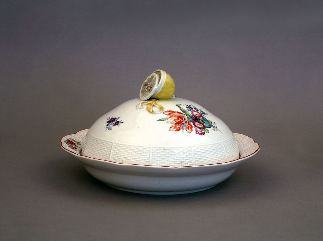 Keisarillisen posliinipäivällispalvelun keisarillinen posliinitehdas, 1775-1780 tekijältä Russian Master