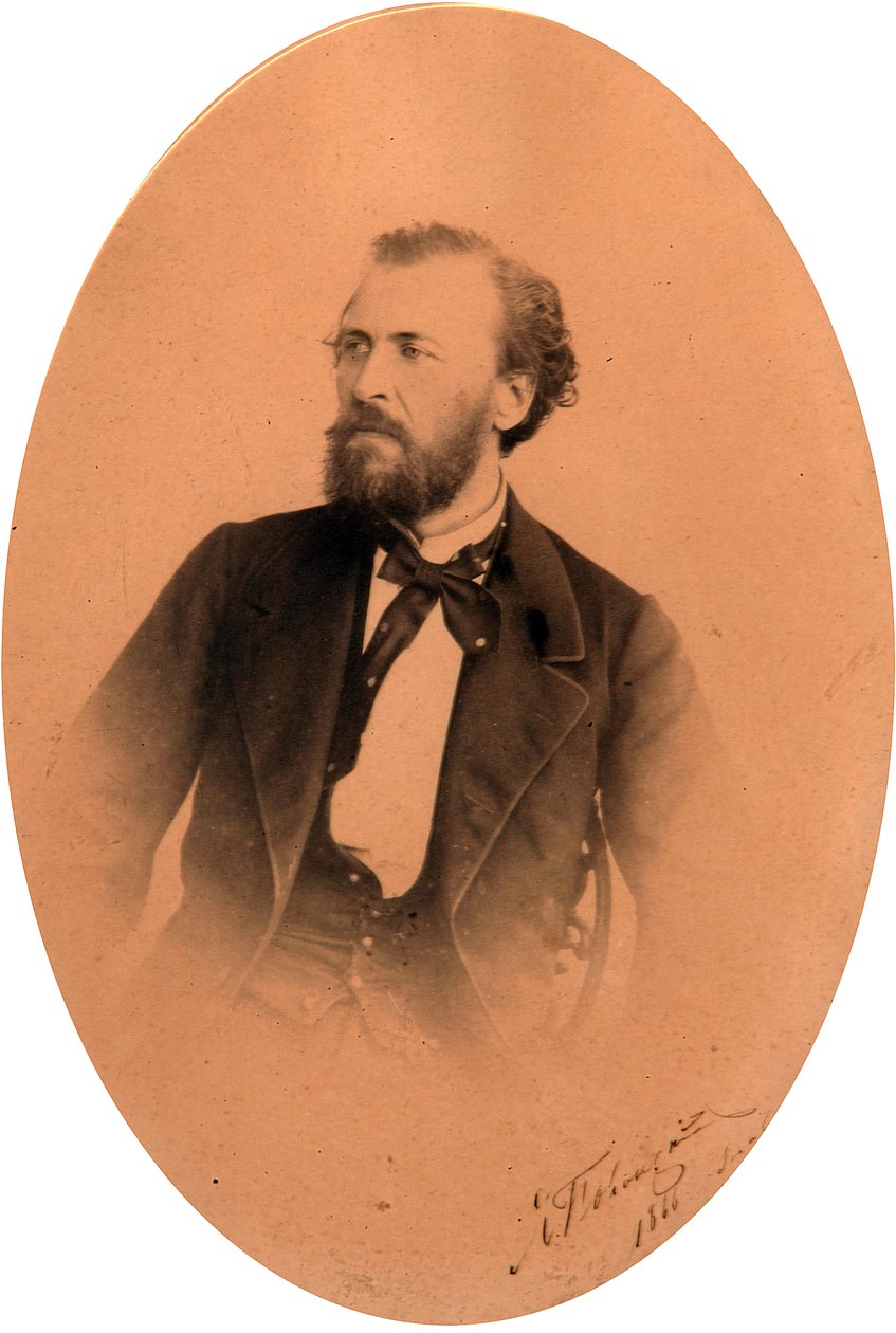 Runoilija Jakov Petrovitš Polonski (Iakov Petrovitš Polonski) (1820-1898) muotokuva. Albumin valokuva tekijältä Russian Photographer
