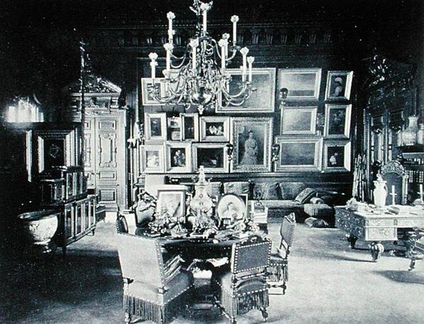Aleksanteri III:n (1845-1894) tutkimus, Anichkovin palatsi, Pietari (valkovalkoinen kuva) tekijältä Russian Photographer
