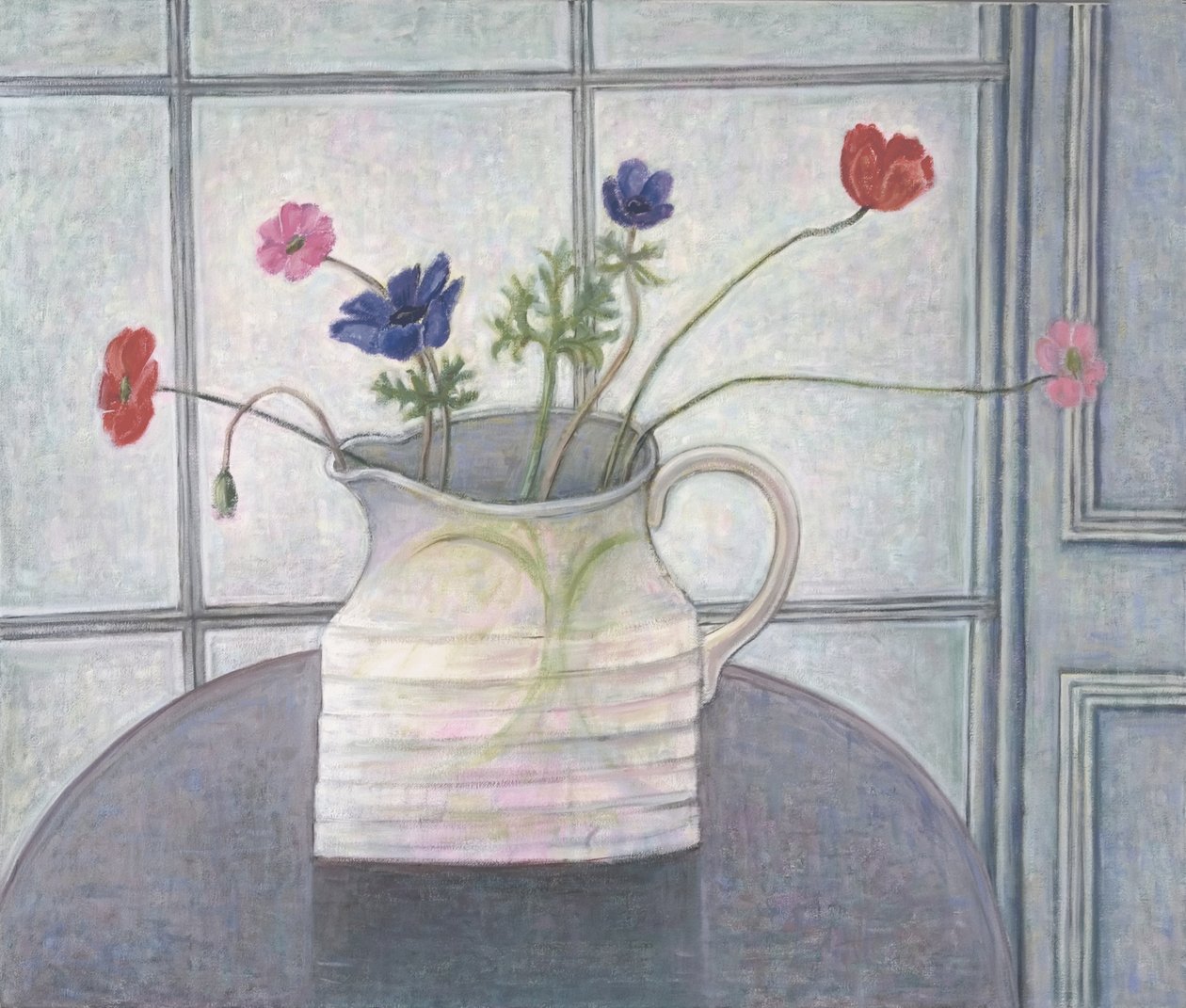 Anemones and Poppies, 2008 kannu; kukat; asetelma; sisätilat; ikkuna; pöytä; valkoinen kannu; tekijältä Ruth Addinall