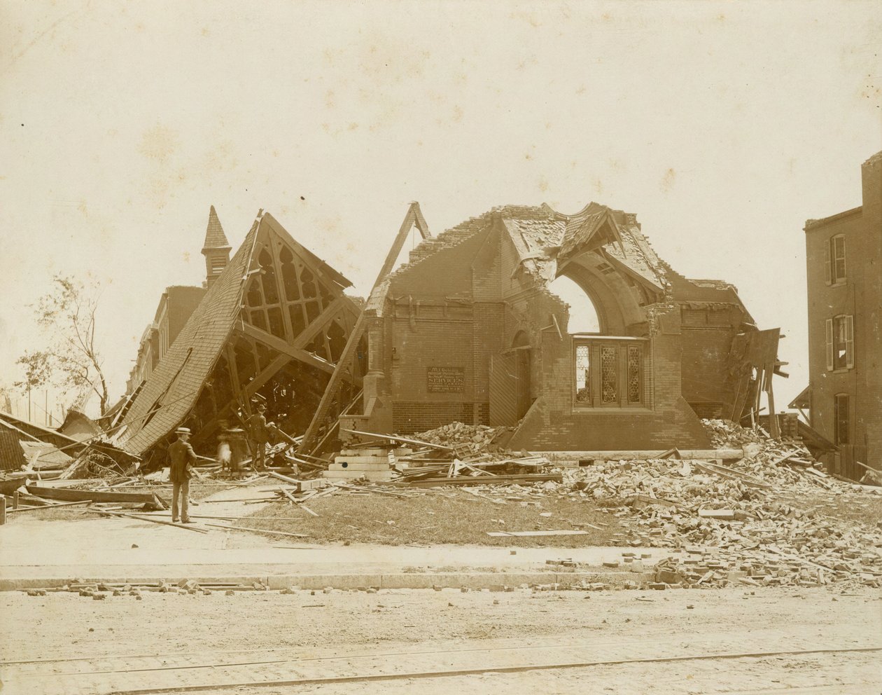 Vahinko Mt. Golgatan kirkossa 1896 St. Louis -tornadosta tekijältä Samborsky