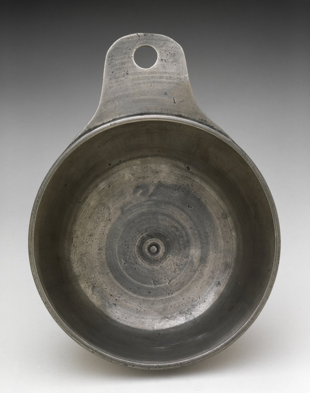Porringer, c. 1775-1825 (tina) tekijältä Samuel (attr.to) Pennock