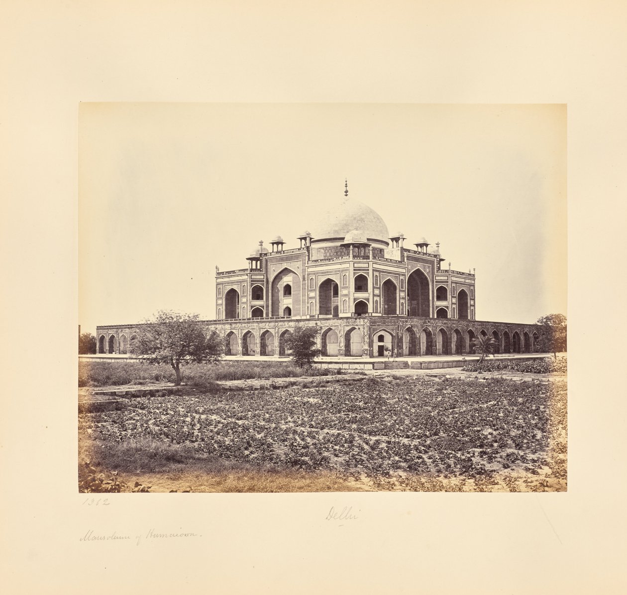 Delhi; keisari Humayunin mausoleumi tekijältä Samuel Bourne