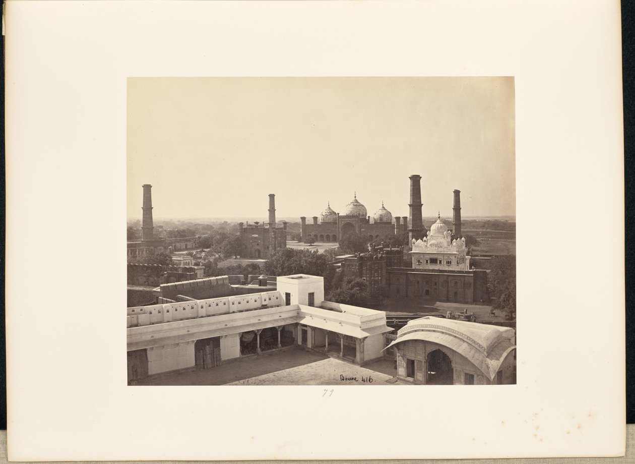Lahore; näkymä linnoituksen palatsista tekijältä Samuel Bourne